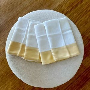 Set of 4 vintage linen napkins